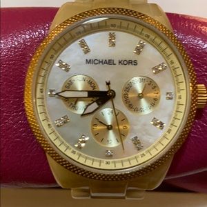 Stunning gold MICHAEL KORS Link watch